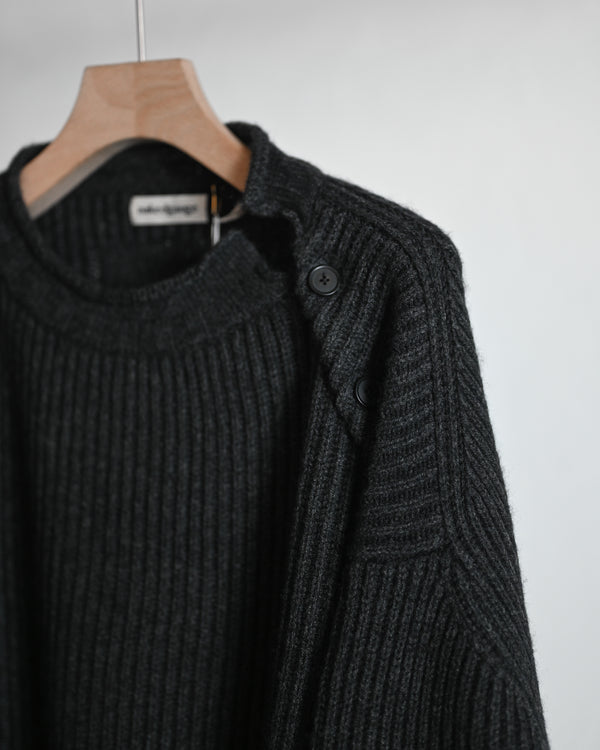 COMFORT BLEND YARN LOOSE FIT SWEATER