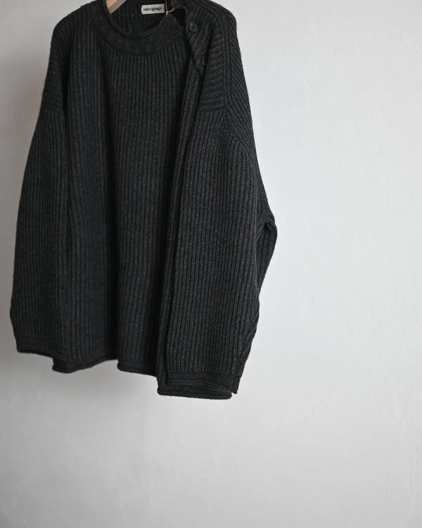 COMFORT BLEND YARN LOOSE FIT SWEATER