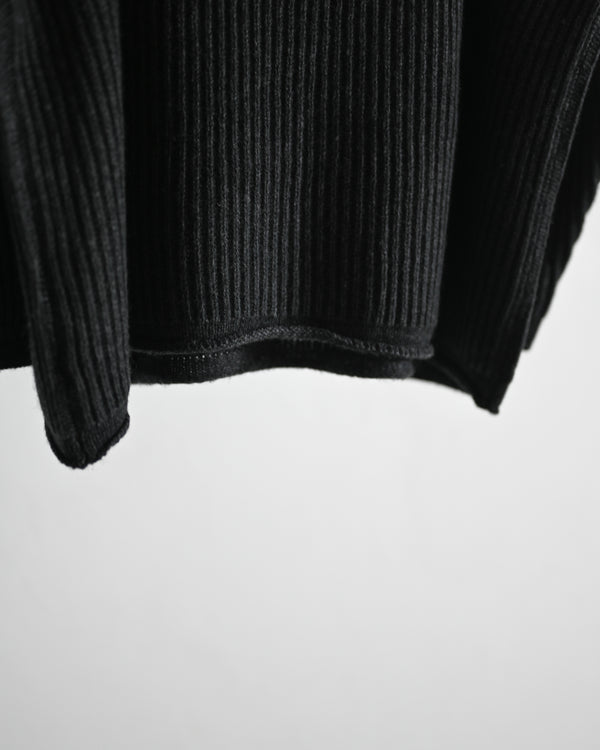 COMFORT BLEND YARN LOOSE FIT SWEATER