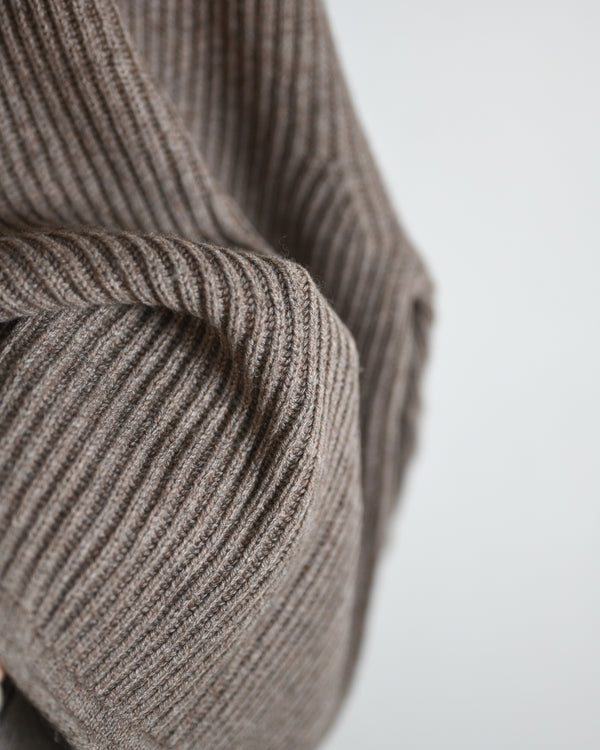 COMFORT BLEND YARN LOOSE FIT SWEATER