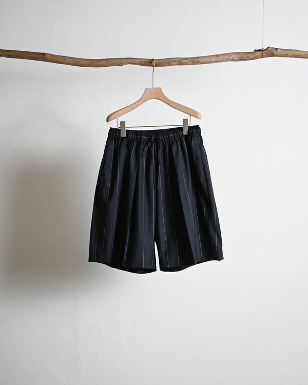 WOOL EXTRA WIDE SHORTS, navy stripe