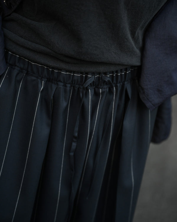 WOOL EXTRA WIDE SHORTS, navy stripe