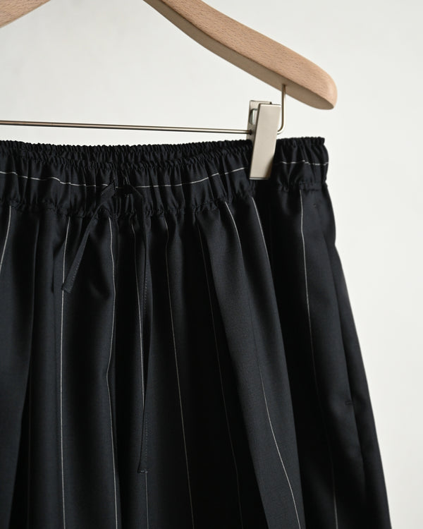 WOOL EXTRA WIDE SHORTS, navy stripe