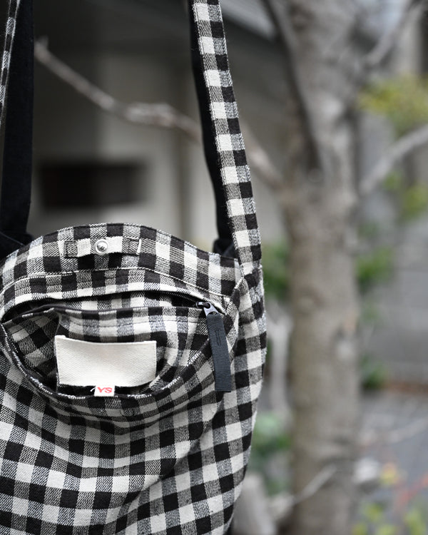 RESEARCHER BAG - MEDIUM, gingham